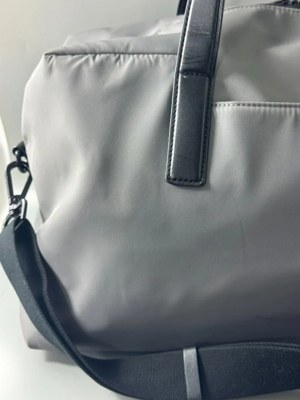 Away gray canvas